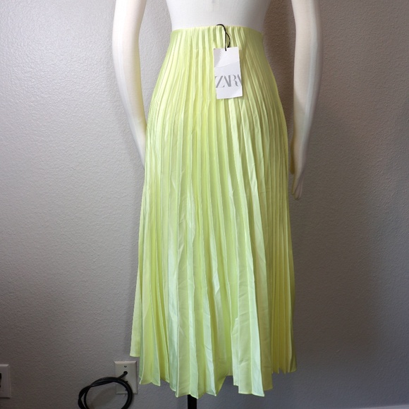NWT Zara long yellow pleated skirt size XS - Picture 3 of 11